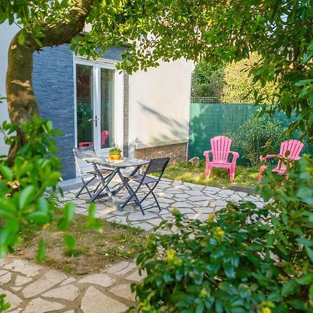 Studio Au Calme Tout Confort Proche Des Plages - Jardin Wifi Parking Fréjus المظهر الخارجي الصورة