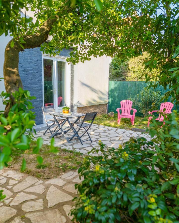 Studio Au Calme Tout Confort Proche Des Plages - Jardin Wifi Parking Fréjus المظهر الخارجي الصورة
