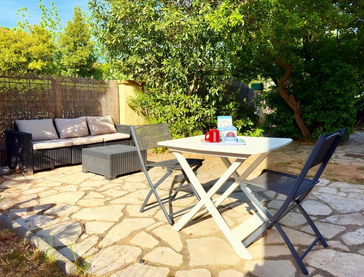 Studio Au Calme Tout Confort Proche Des Plages - Jardin Wifi Parking Fréjus المظهر الخارجي الصورة